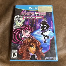 Wii U Monster High New Ghoul In School Game Complete with Manual 
