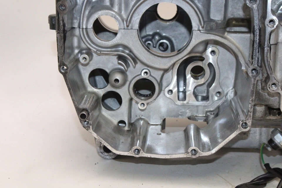 04-07 SUZUKI HAYABUSA GSX1300R OEM БЛОК КАРТЕРА КАРТЕРА ДВИГАТЕЛЯ - Изображение 4 из 4