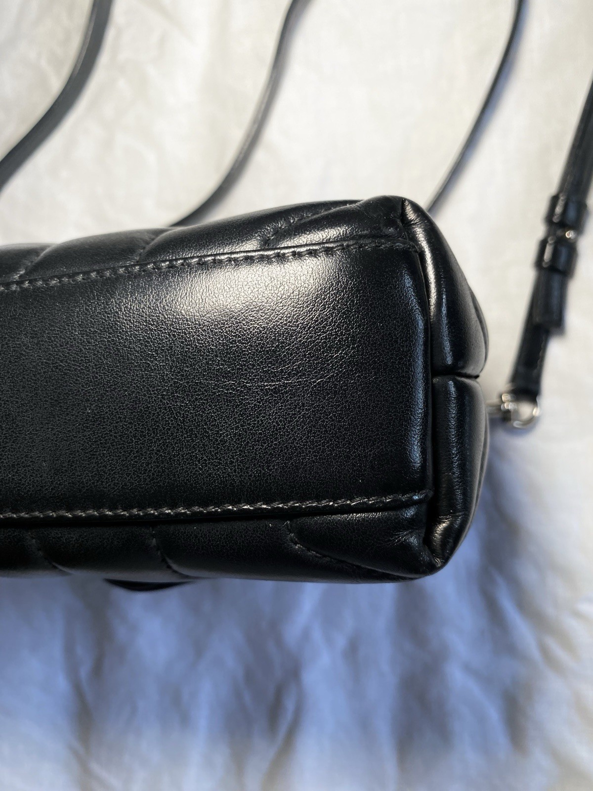 Borsa giocattolo Saint Laurent YSL Loulou in pelle nera e ferramenta argento