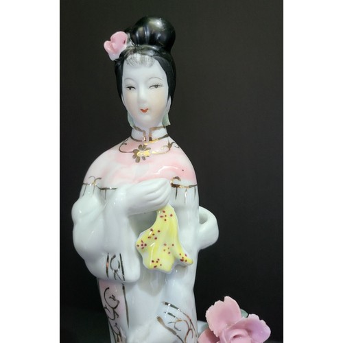 Vintage Porcelain Japanese Geisha Girl Figurine Applied Pink Flowers Signed 9.5" - Picture 6 of 13