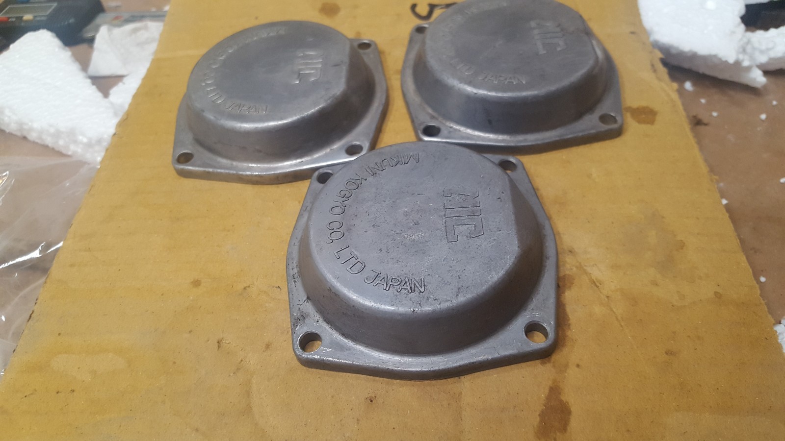 1978 1979 Yamaha XS750 TRIPLE carburetor top cover covers set eBay