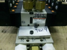 SMC VF3230 SOLENOID VALVES ON MANIFOLD 5 PCS.  DC21-26V 
