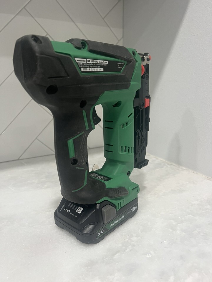 Metabo HPT NP18DSALM 18V Cordless 13/8 in. 23Gauge Pin Nailer Kit