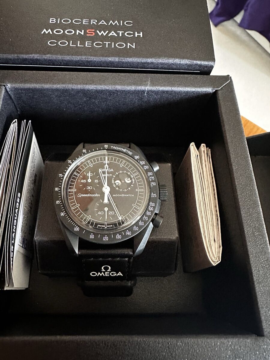 Omega x Swatch Mission To The Moonphase New Moon Snoopy Omega x Swatch Mission To The Moonphase New Moon Snoopy