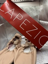 Girls Women's CAPEZIO Ballet Slippers Size 6.5 Medium NEW Ballet Pink