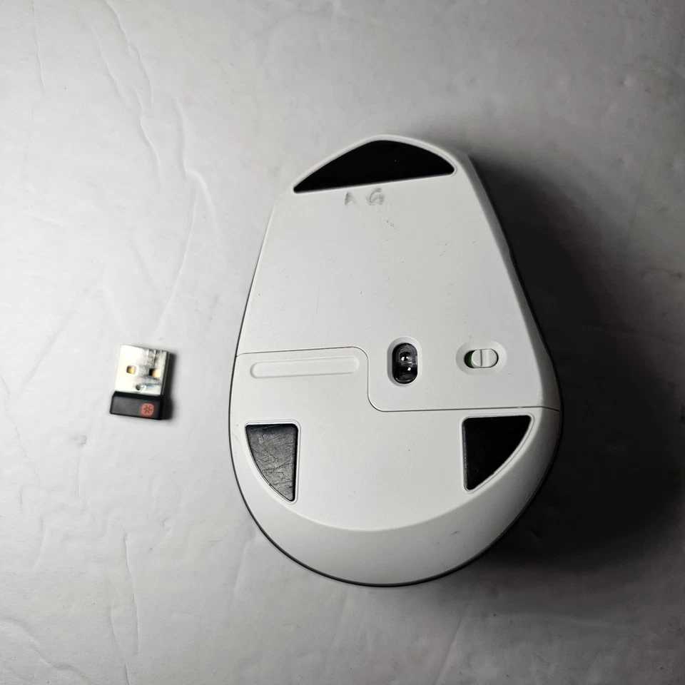 Logitech M720 Triathlon Multi-Device Wireless Mouse, Bluetooth, USB Unifying Rec - Image 2 of 4