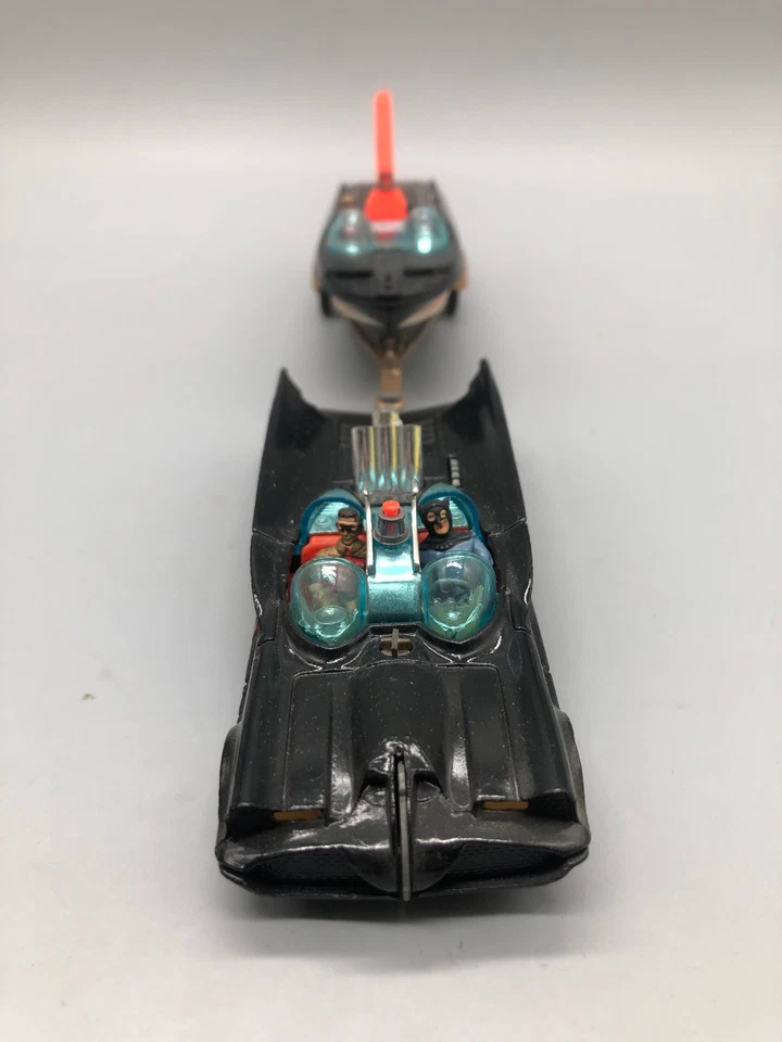 Modellautos 1:46 nicht 1:43 Corgi Batman Set Batmobil mit Batboat Gift Set 3 OVP - Bild 4 von 4
