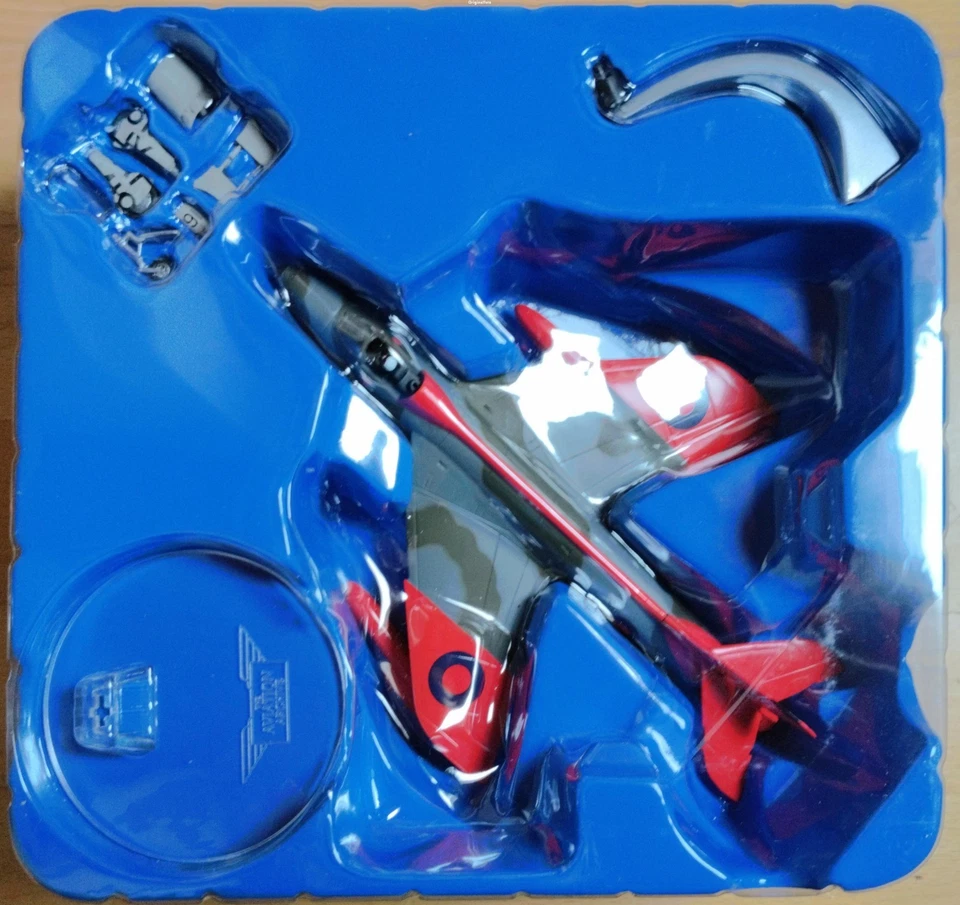 CORGI The Aviation Archive Hawker Hunter F.Mk.6a XF418/16 No1, RAF Brawdy Aug.  - Bild 2 von 4