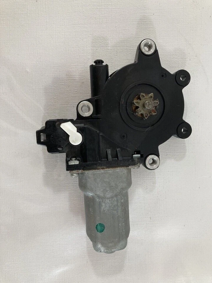 Оригинальный правый мотор заднего стеклоподъемника для Subaru Tribeca 2006-2008 годов выпуска - Изображение 2 из 2