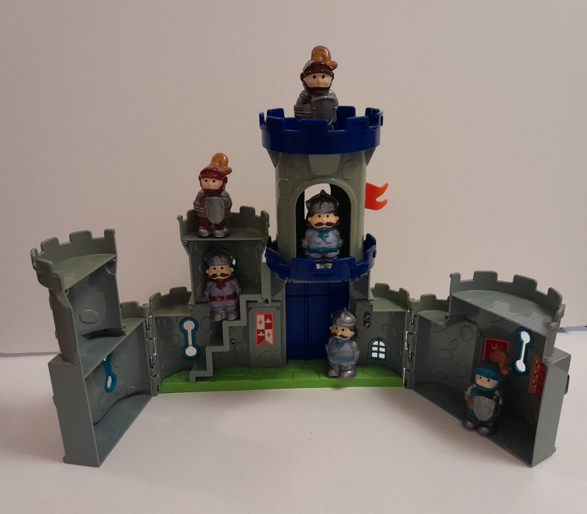 ELC Happyland Sherwood Castle Foldout Set with 6 figures eBay