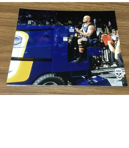 Stone Cold Steve Austin Limited Edition 25th Anniversary Photo Collection Box - Picture 11 of 11