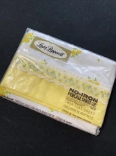 Vtg NOS Lady Pepperell Twin Flat Sheet “Little Flowers” Yellow,Lace At Top Part