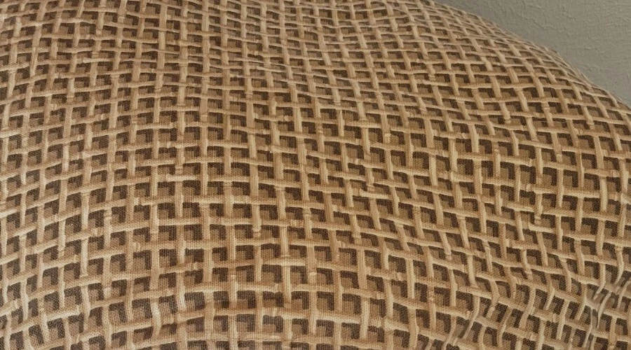 Falda Cama Queen A Cuadros Beige Granja $29.99 O Mejor Oferta. Foto 2 de 4