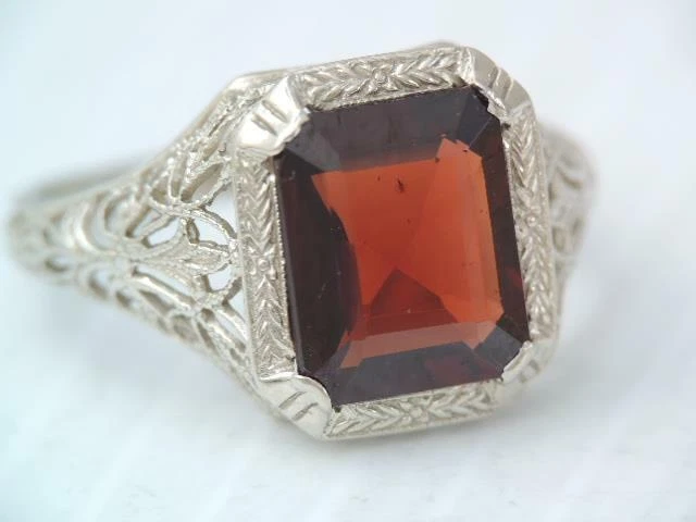 Vintage garnet hotsell rings ebay