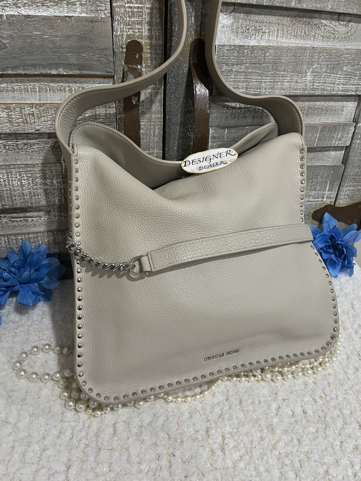 Authentic MICHAEL KORS Astor Messenger Shoulder B… - image 2