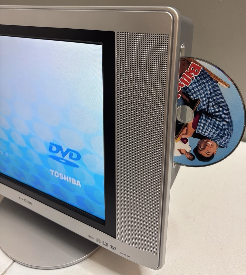 Toshiba Model SD-P4000 LCD 14" TV/DVD Combo - Vintage Retro Gaming - No Remote - Image 4 of 4