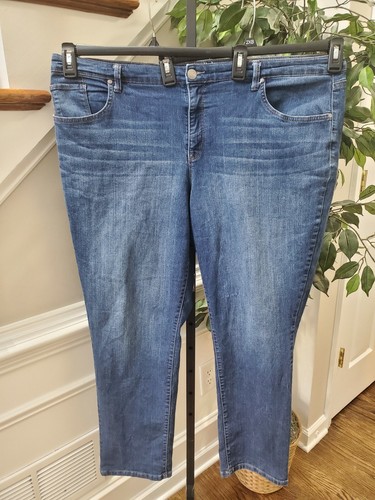 Mid Rise Curvy Capri Jeans Pants Size 