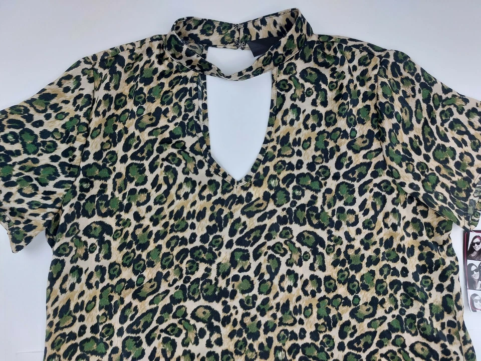 Trixxi Blouse Top Womens Medium Leopard Print High Neck Shirt New With Tags Foto 3 de 4