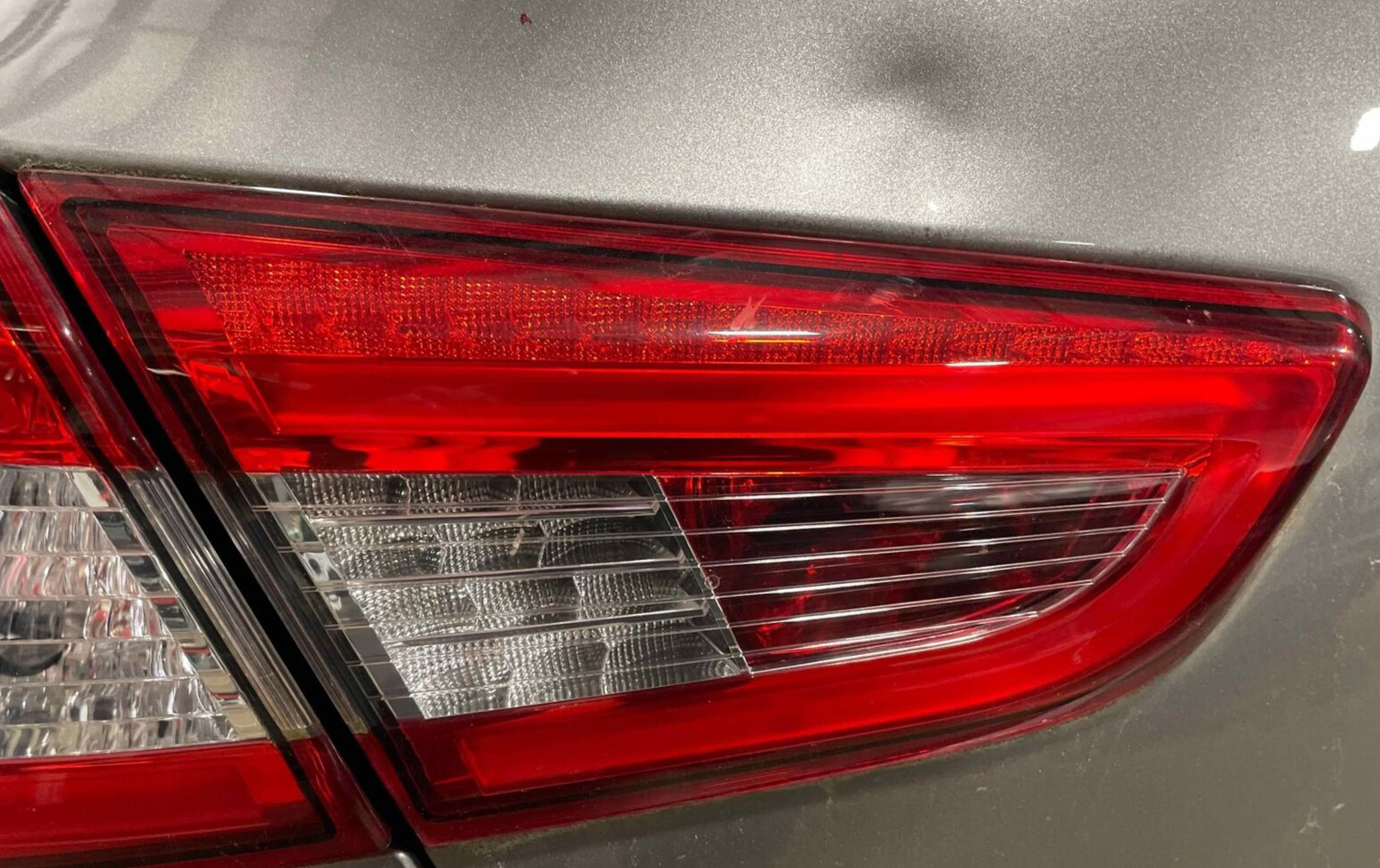 2017 Maserati Ghibli S Q4 Driver Left Inner Lid Mounted Tail Light Assembly Oem