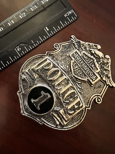 Harley Davidson Motorcycle Police Badge Vintage HD Emblem Pin Hat Vest Jacket - Picture 2 of 3