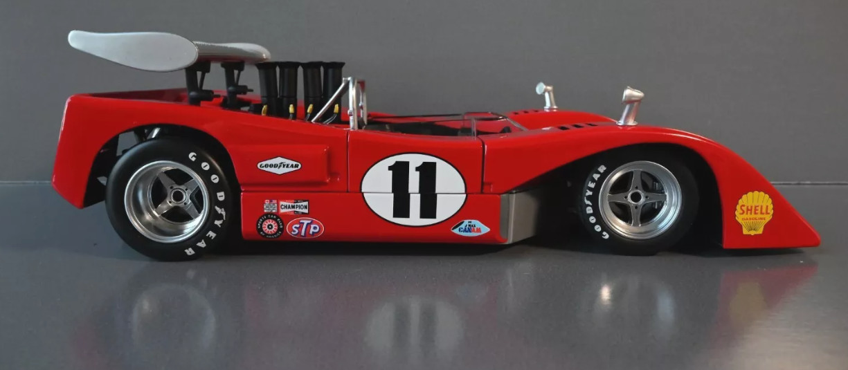 Mclaren w/Chevrolet 55Chevy57 Corvette V8 Engine1:18SCALE1966MODEL1957 1963 1967