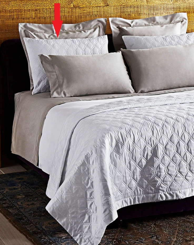 Almohada Estándar Frette Sham Orpheum Blanco Acolchado Algodón Satén 20 x 32 Portugal Foto 3 de 4