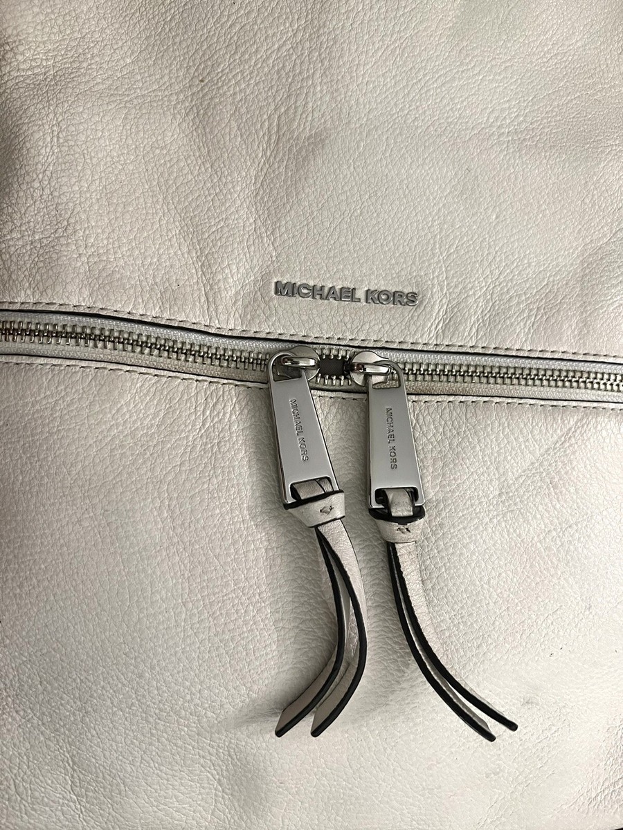 MICHAEL KORS BACKPACK IVORY PEBBLE LEATHER FRONT ZIPPED  display picture 2
