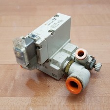SMC VQZ315R-5M1 Solenoid Valve with VQZ300 3-Port Base - USED