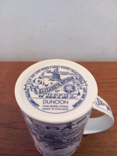 Dunoon Porzellan Tasse ~ Elizabeth Botham of Whitby ~ blau & weiß Whitby Castle - Bild 10 von 11