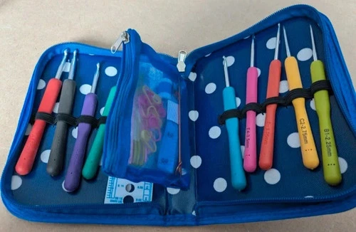 Be Craftee Soft Grip Crochet Hook Set and Tools in Zippable Pouch - New