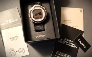 Suunto D4i Novo Sonderedition Sakura inkl. Sender Zubehör (fast) NEU