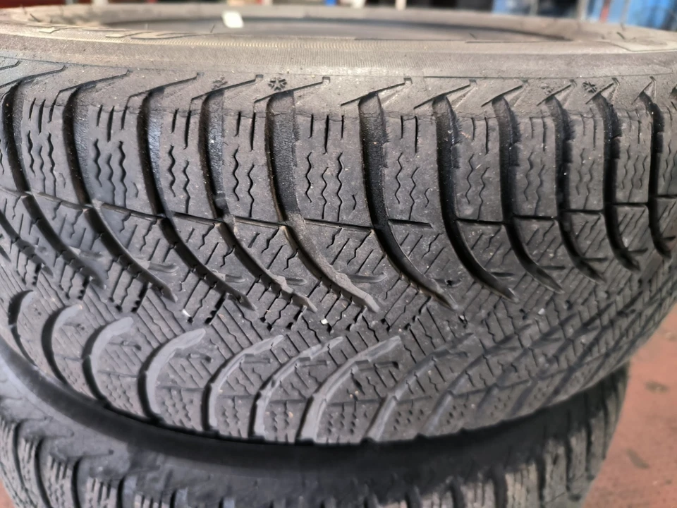 Gomme - Immagine 2 di 3