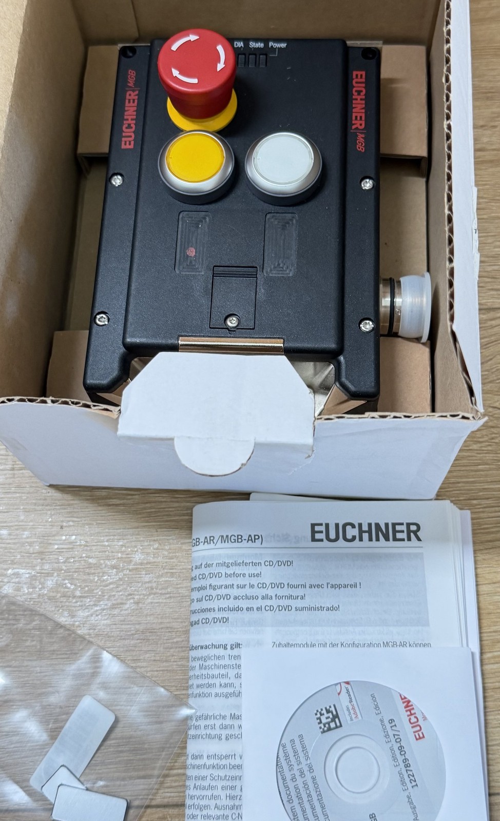 Euchner MGB-L1-ARA-AA2A1-S1-L-110793 Sicherheitsschalter Safety Switch neu – Bild 2