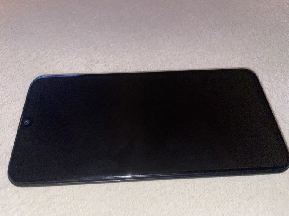 Samsung A40, Foto 2 von 3