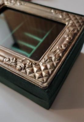 Emerald Green Velvet Jewelry Box Window Framed With Silver Metal Toned Border 