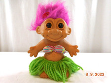 HAWAIIAN HULA GIRL Dancer Russ Troll Doll Hot PINK Hair 1990s Hawaii Green Skirt