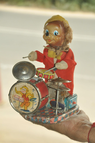 Vintage ALPS Textured Cloth Bunny/ Rabbit Playing Orchestra Litho Tin Toy, Japan - Picture 2 of 13