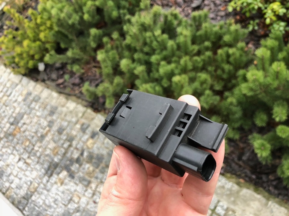 BMW E46 E39 E38 E83 E53 E85 Auxiliary Fan Air Recirculation Sensor AUC ...