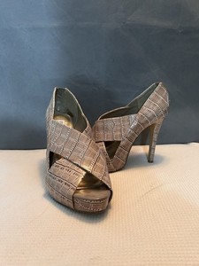 Steve Madden Peep Toe Faux Crocodile Tan Platform Heel Size 10