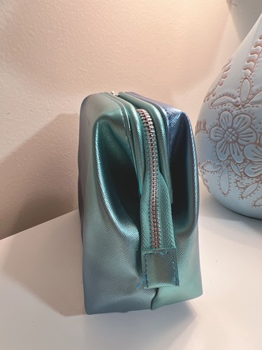 LA MER Metallic Ombre Cosmetic Zippered Bag Clutch Rare - Picture 3 of 6
