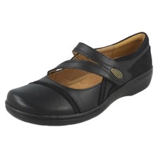 Clarks Women's Evianna Crown Everyday Flats   Black, Size 7.5