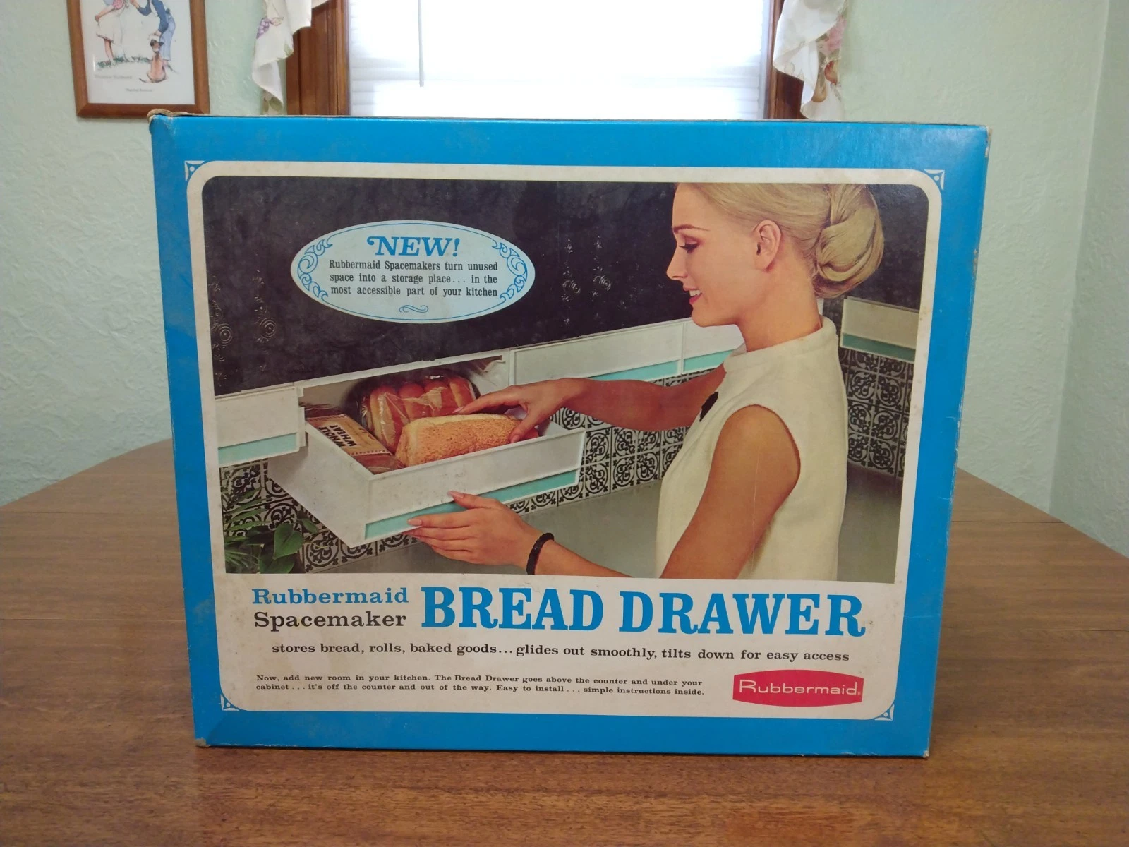 VTG 1968 Rubbermaid Space Maker Bread Box
