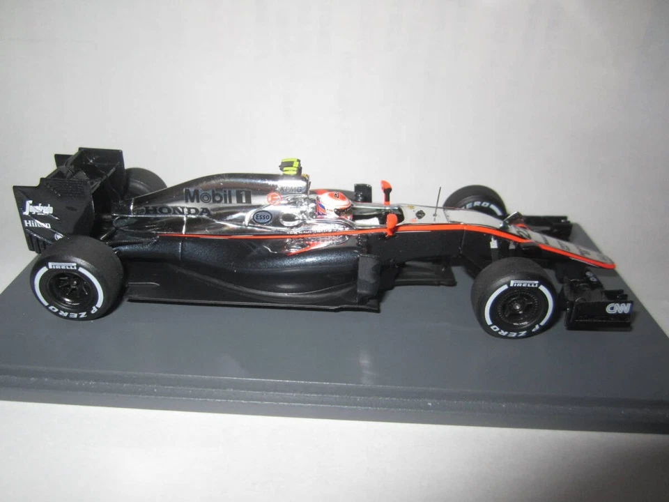 Spark SCS155 1/43 McLaren MP4-30 2015 Suzuka Custom Box Jenson Button - Bild 3 von 4