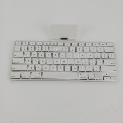 Apple iPad White Keyboard Dock For 1st And 2nd Generation Model A1359