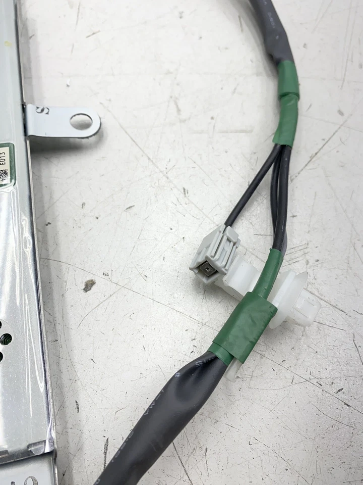 MÓDULO ANTENA TV VENTANA CRISTAL TRASERO LEXUS LS460 LS600H OEM 2013-2017 Foto 3 de 4