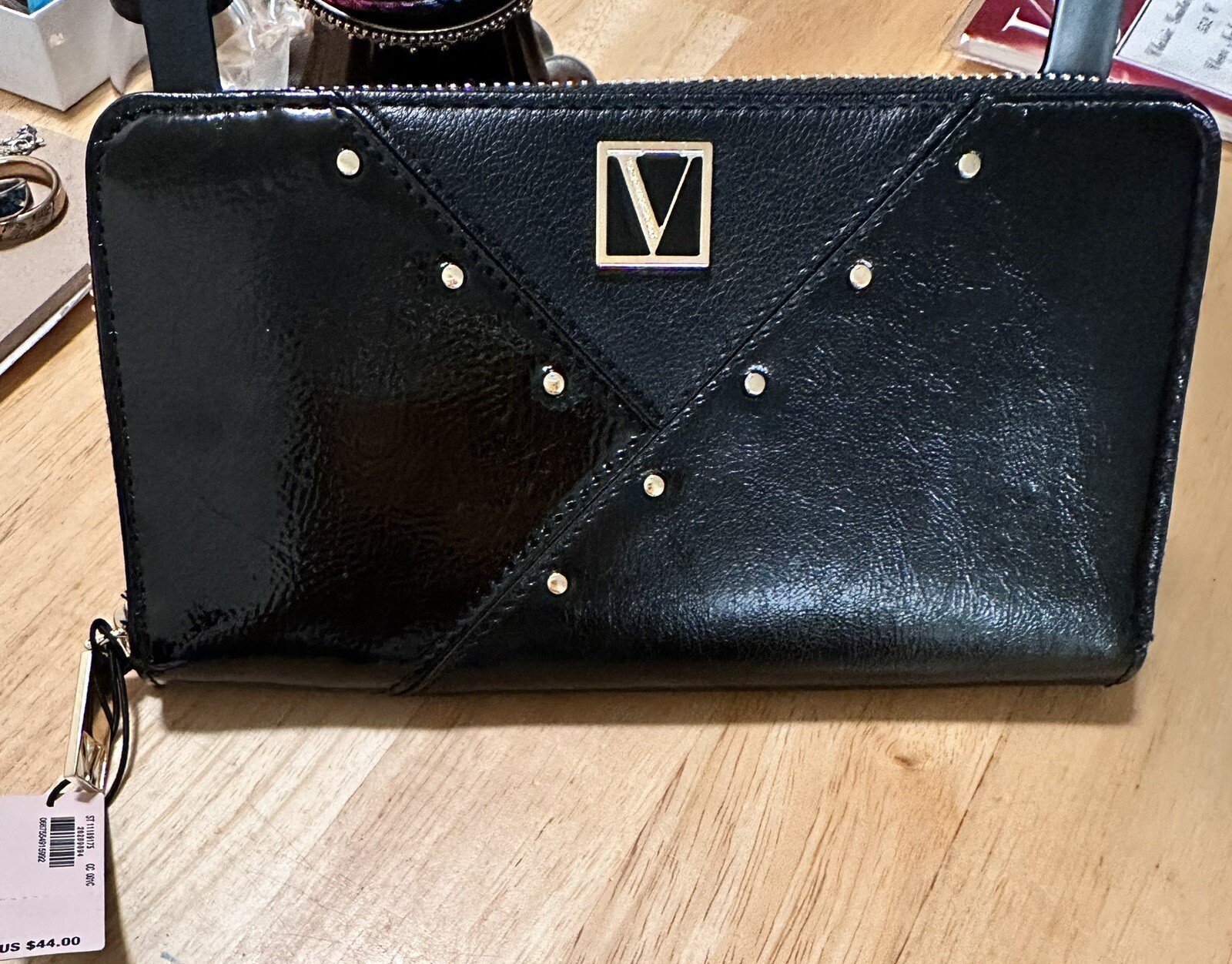 Victoria's Secret Limited Edition The Victoria Zip Wallet