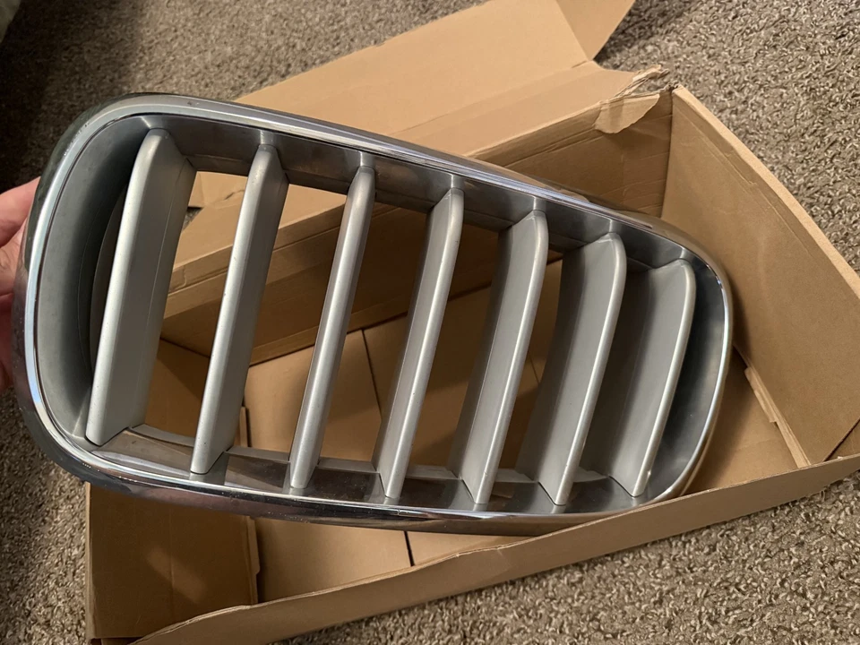 Rejillas para riñones OEM BMW X5 F15 (2014-2018) Foto 3 de 4