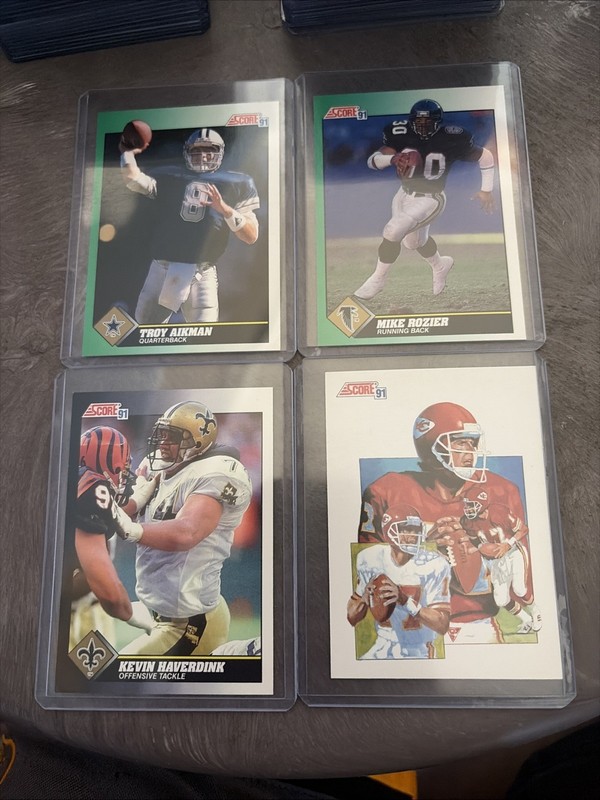 1991 Score NFL Vintage Lot Of 4 Cards Featuring #224, #225, #543 and #662.