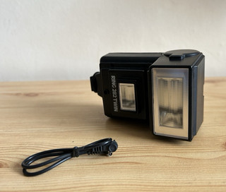 Rinco 282TWIN Flash Gun Hot Shoe Xenon GN30m Auto/Manual for Film Camera