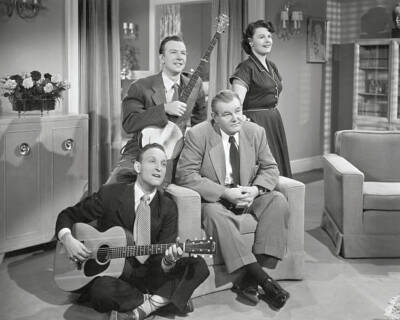 Pete Seeger Ronnie Gilbert Fred Hellerman And Lee Hays OLD PHOTO